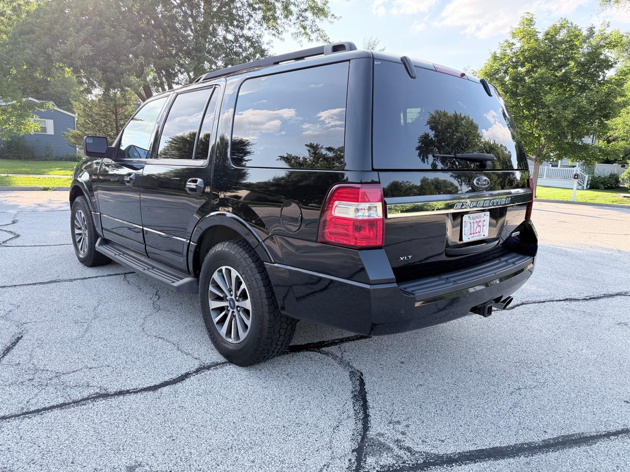 Ford Expedition XLT 2017