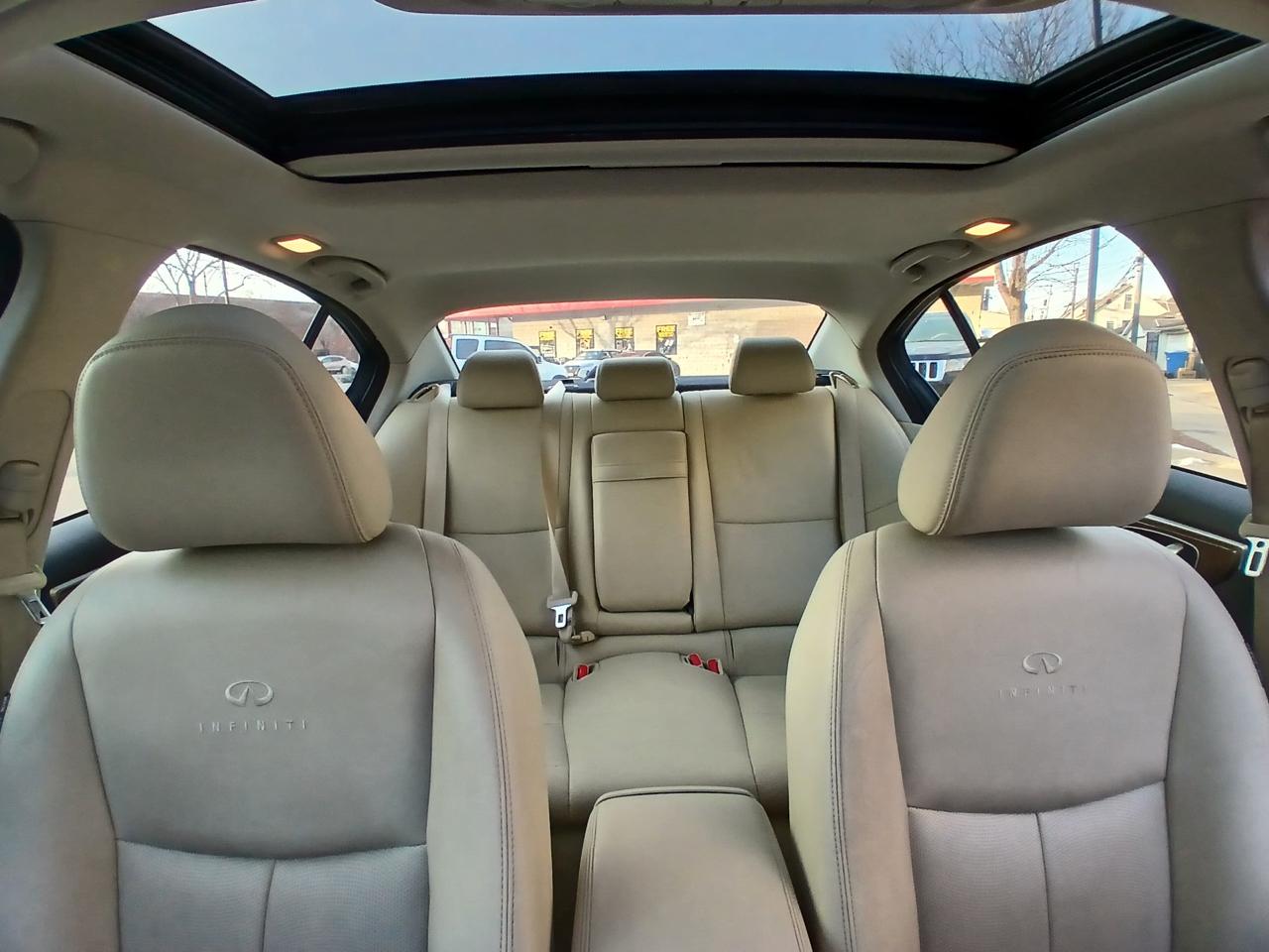 Infiniti Q50 4dr Sdn Premium AWD 2014