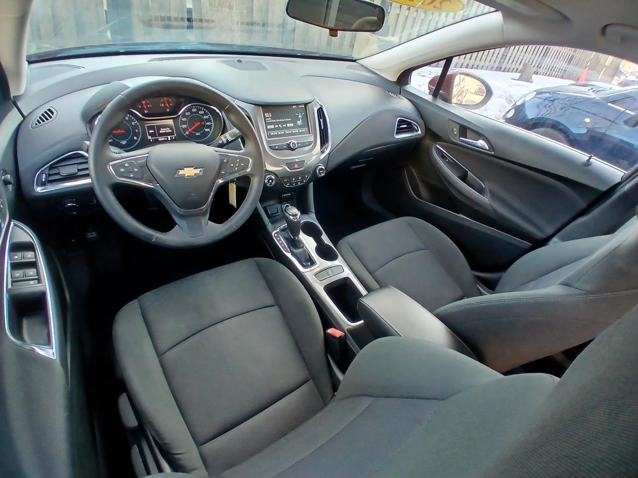 Chevrolet Cruze 4dr Sdn 1.4L LT w/1SD 2017