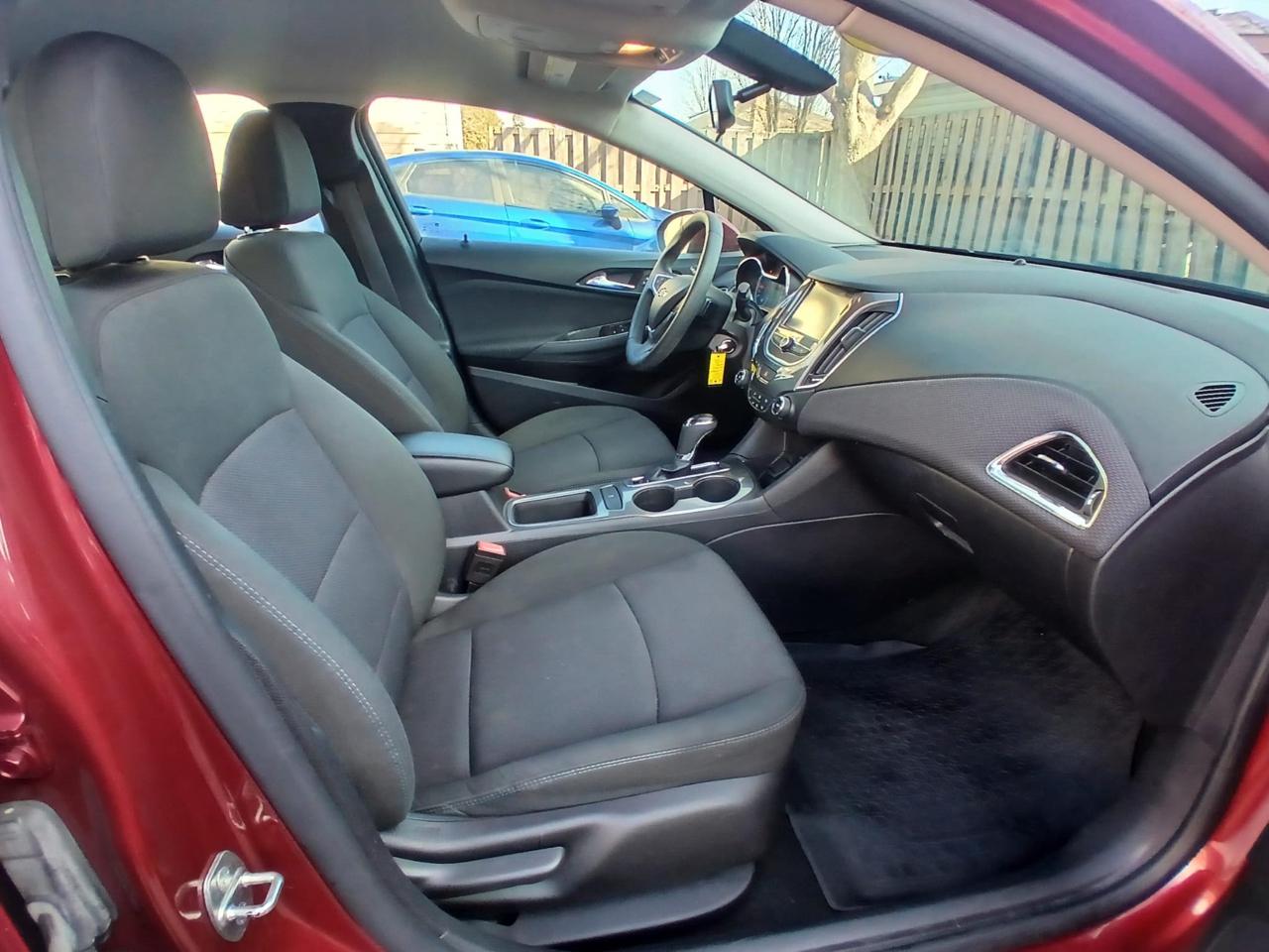 Chevrolet Cruze 4dr Sdn 1.4L LT w/1SD 2017