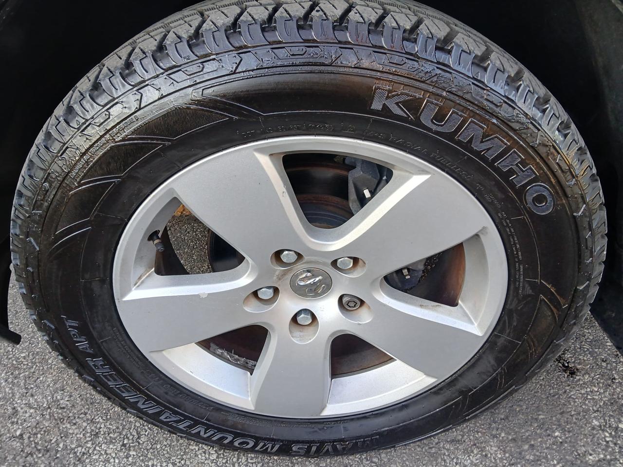 RAM 1500 2WD Quad Cab 140.5" Big Horn 2011