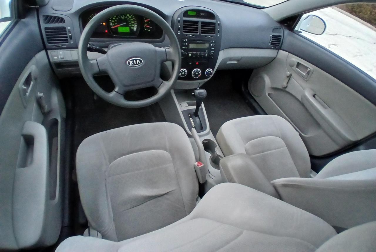 Kia Spectra 4dr Sdn Auto LX 2009