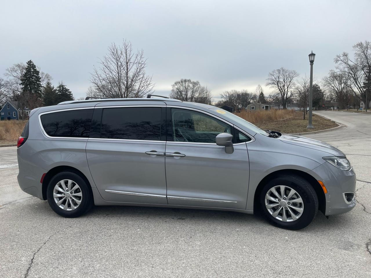 Chrysler Pacifica Touring L FWD 2018