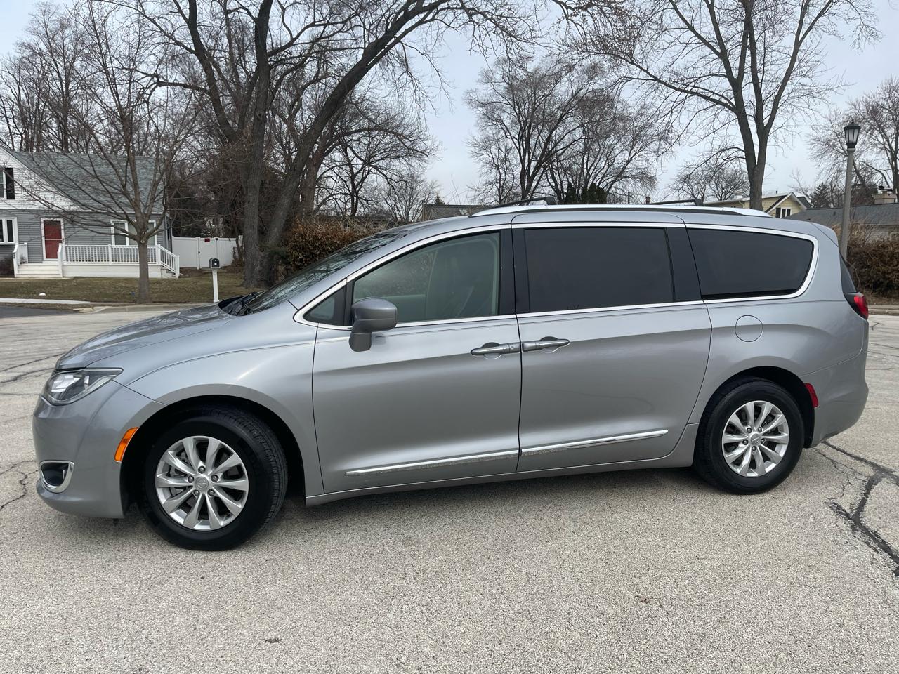 Chrysler Pacifica Touring L FWD 2018