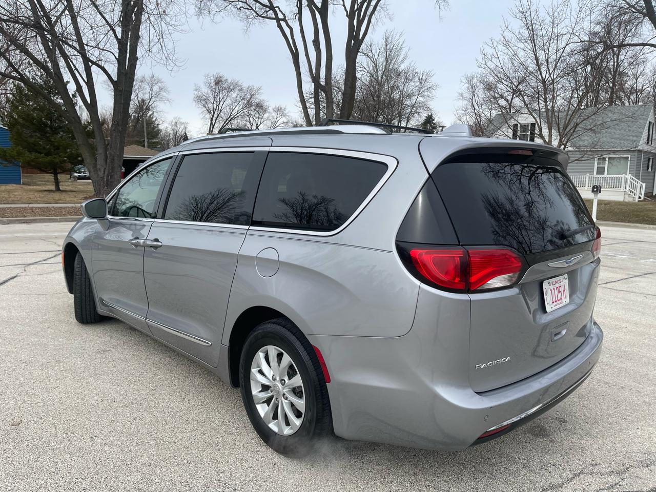 Chrysler Pacifica Touring L FWD 2018