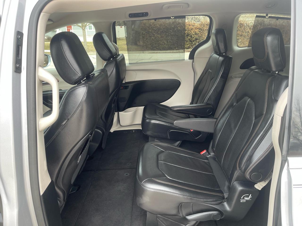 Chrysler Pacifica Touring L FWD 2018