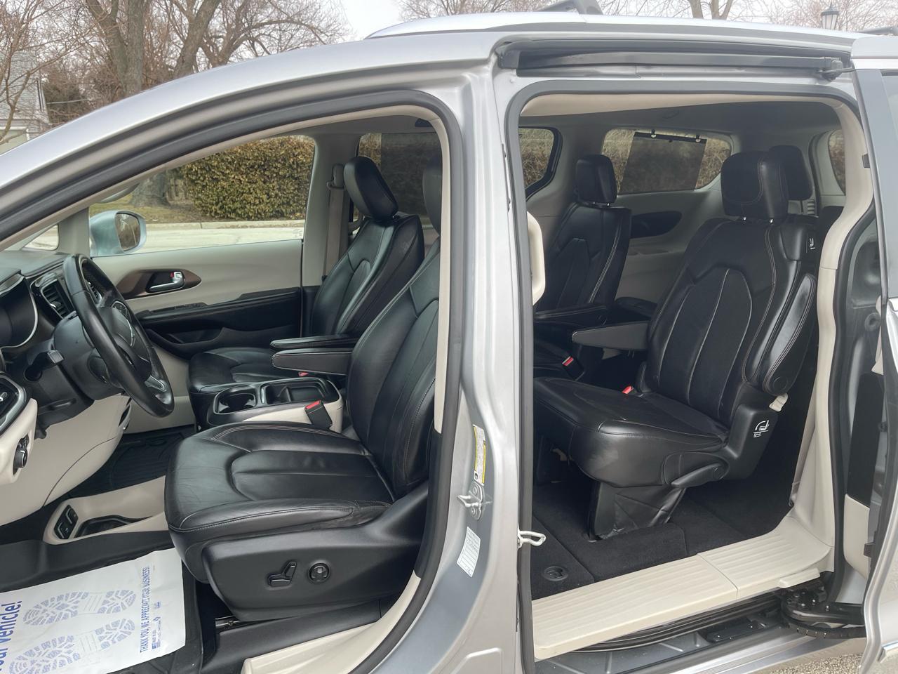 Chrysler Pacifica Touring L FWD 2018