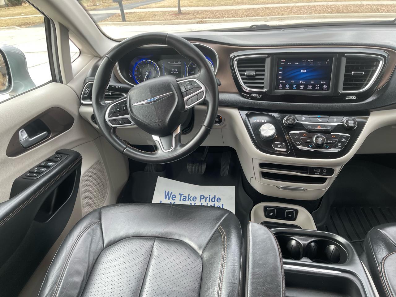 Chrysler Pacifica Touring L FWD 2018