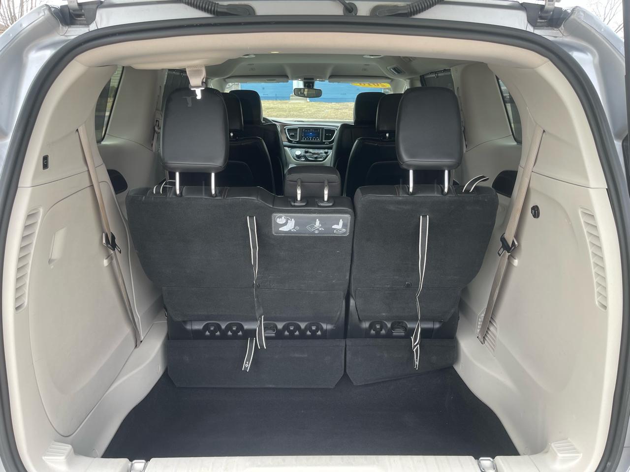 Chrysler Pacifica Touring L FWD 2018