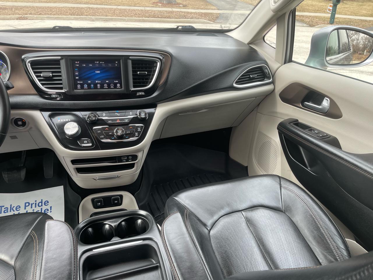 Chrysler Pacifica Touring L FWD 2018