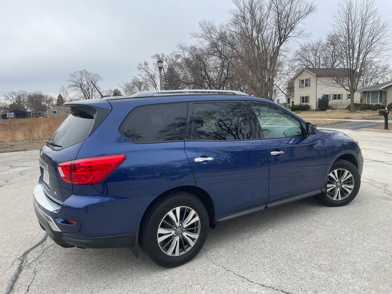 Nissan Pathfinder FWD SL 2017