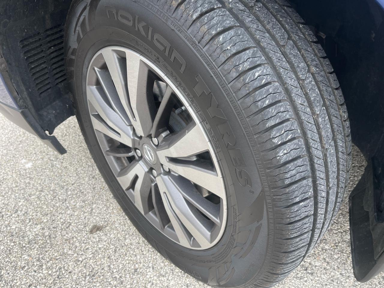 Nissan Pathfinder FWD SL 2017