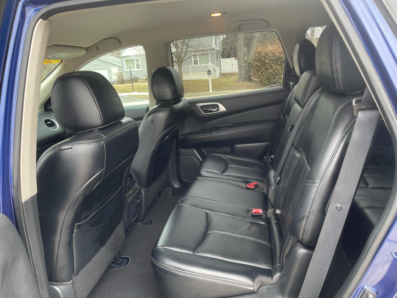 Nissan Pathfinder FWD SL 2017