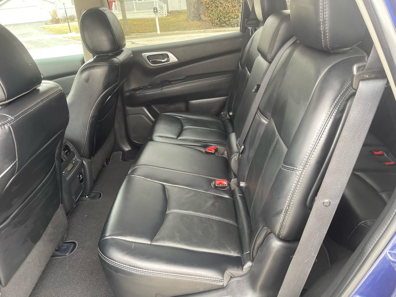 Nissan Pathfinder FWD SL 2017