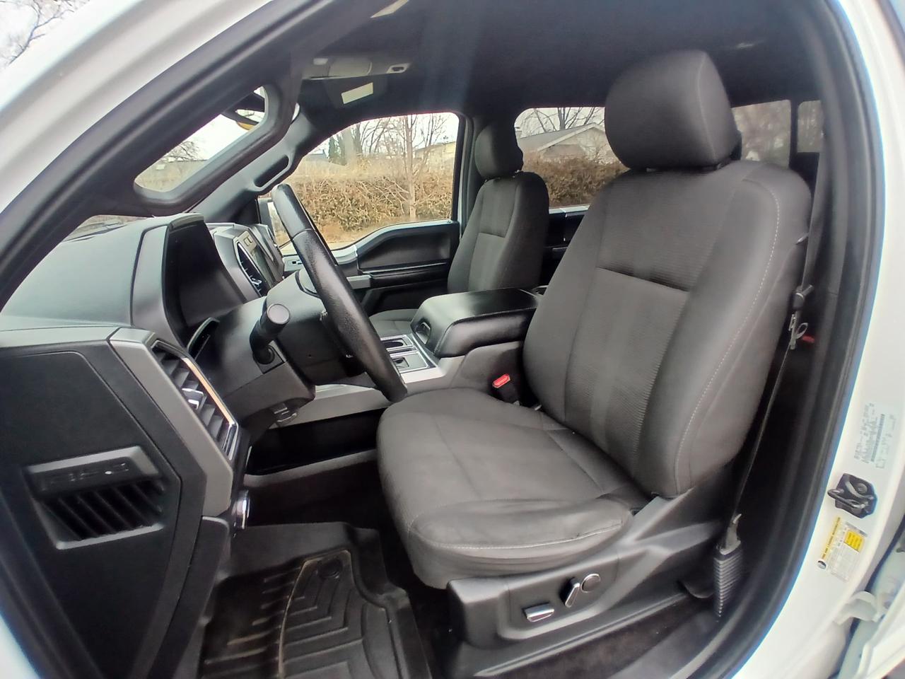 Ford F-150 4WD SuperCrew 145" XLT 2016