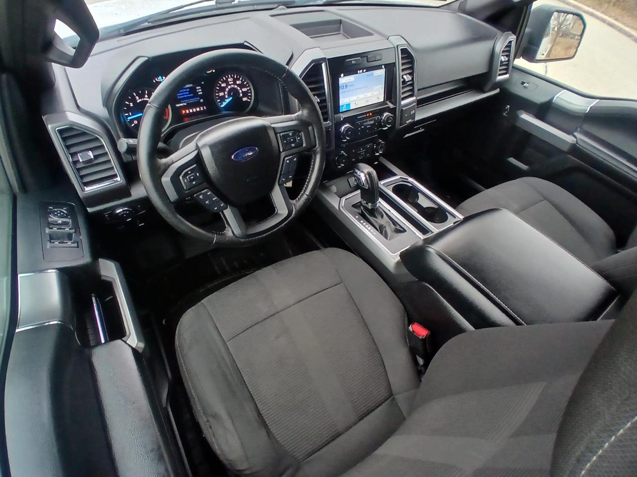 Ford F-150 4WD SuperCrew 145" XLT 2016