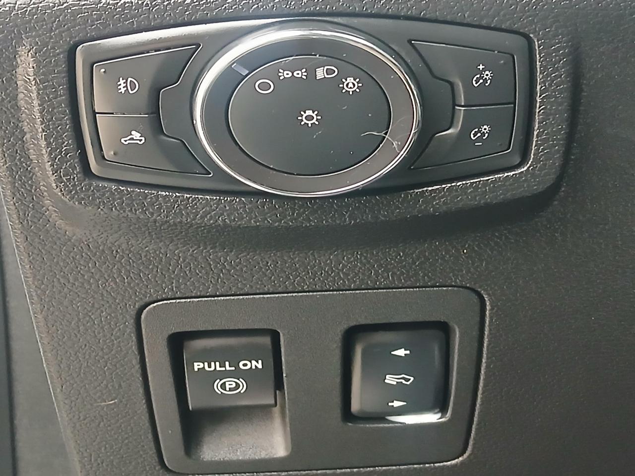 Ford F-150 4WD SuperCrew 145" XLT 2016