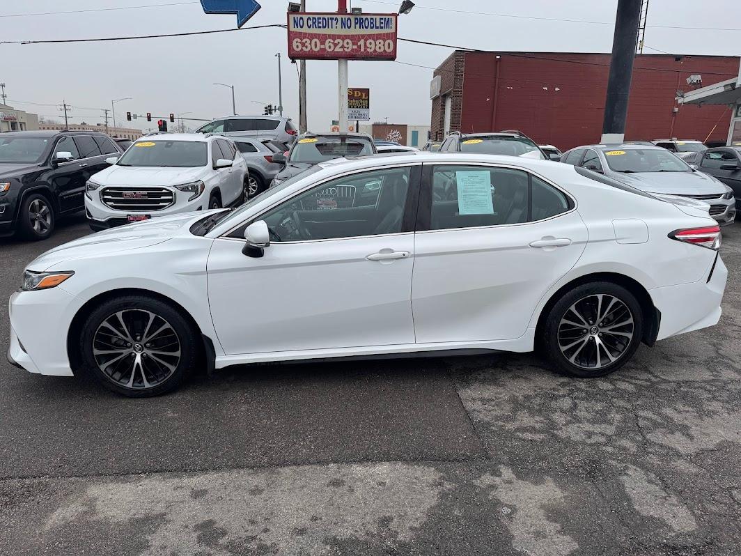 Toyota Camry SE Auto (Natl) 2020