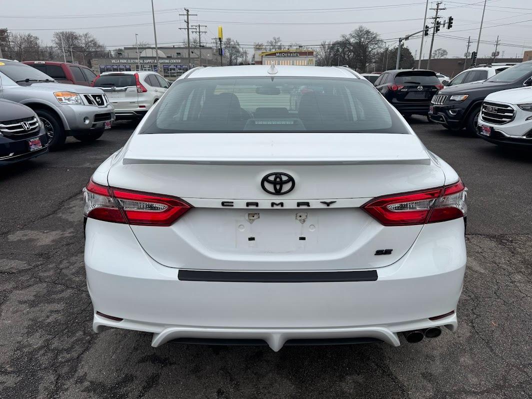 Toyota Camry SE Auto (Natl) 2020