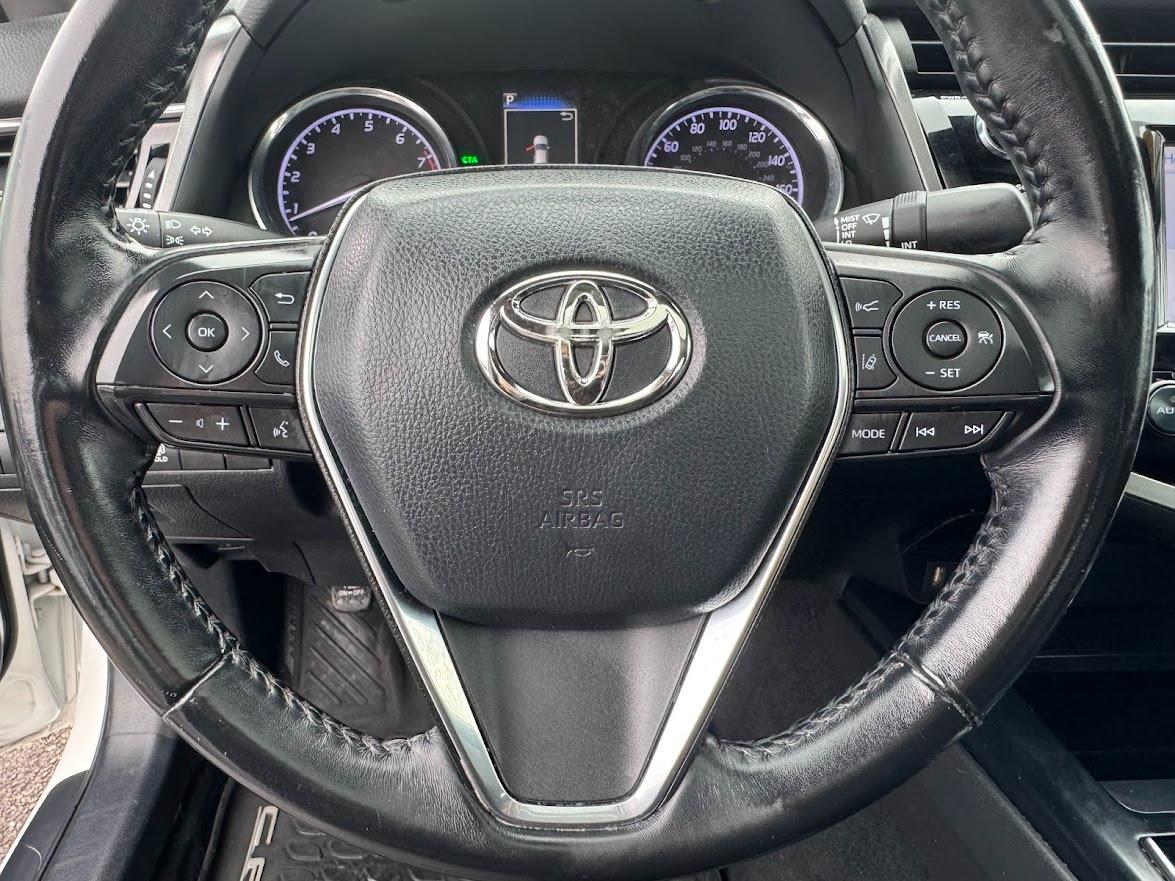 Toyota Camry SE Auto (Natl) 2020