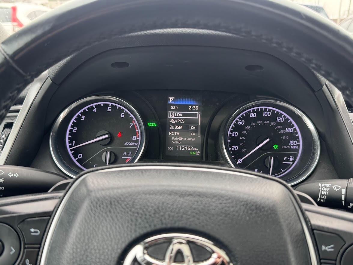Toyota Camry SE Auto (Natl) 2020