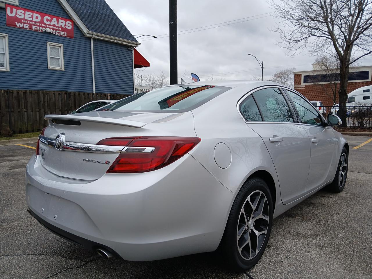 Buick Regal 4dr Sdn Sport Touring FWD 2017