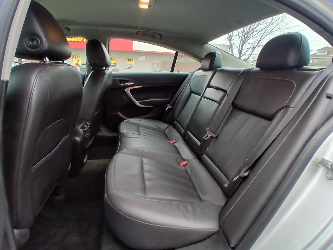 Buick Regal 4dr Sdn Sport Touring FWD 2017