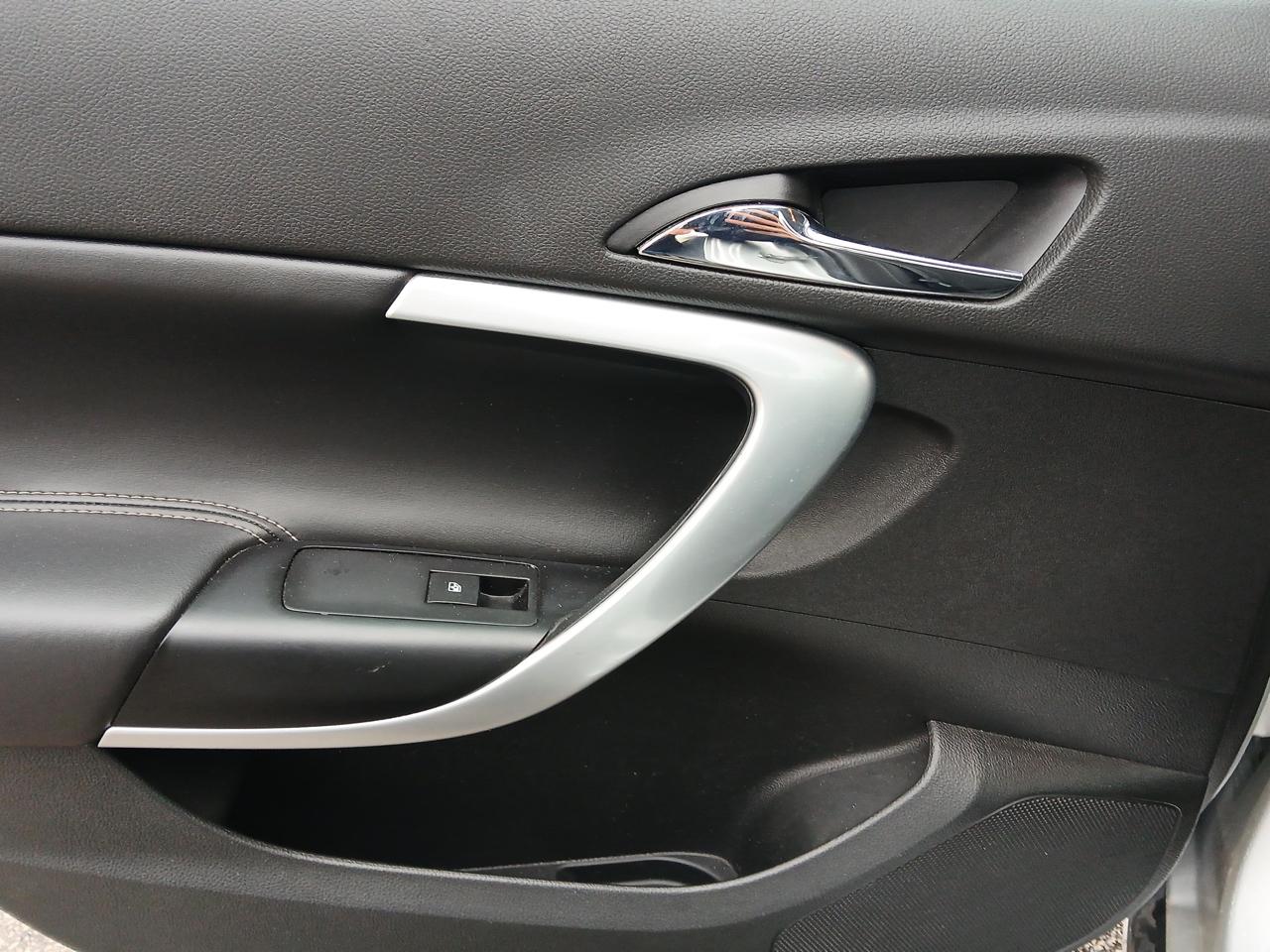 Buick Regal 4dr Sdn Sport Touring FWD 2017