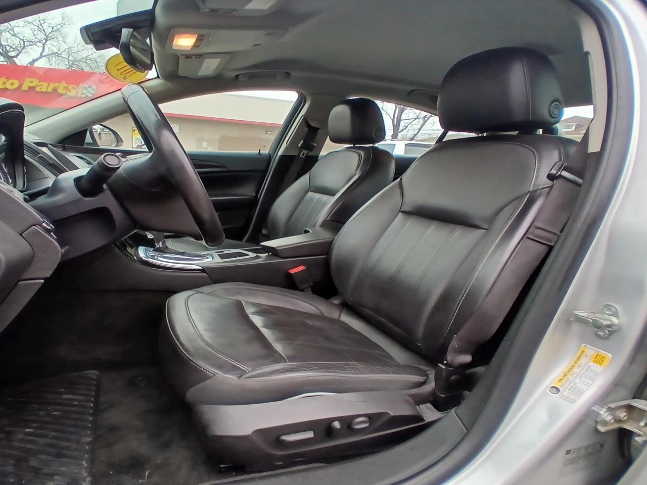 Buick Regal 4dr Sdn Sport Touring FWD 2017