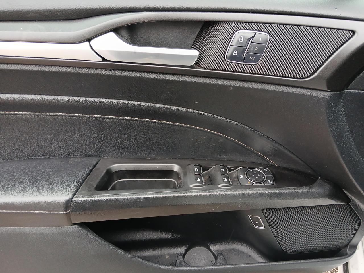 Ford Fusion Hybrid Titanium FWD 2018