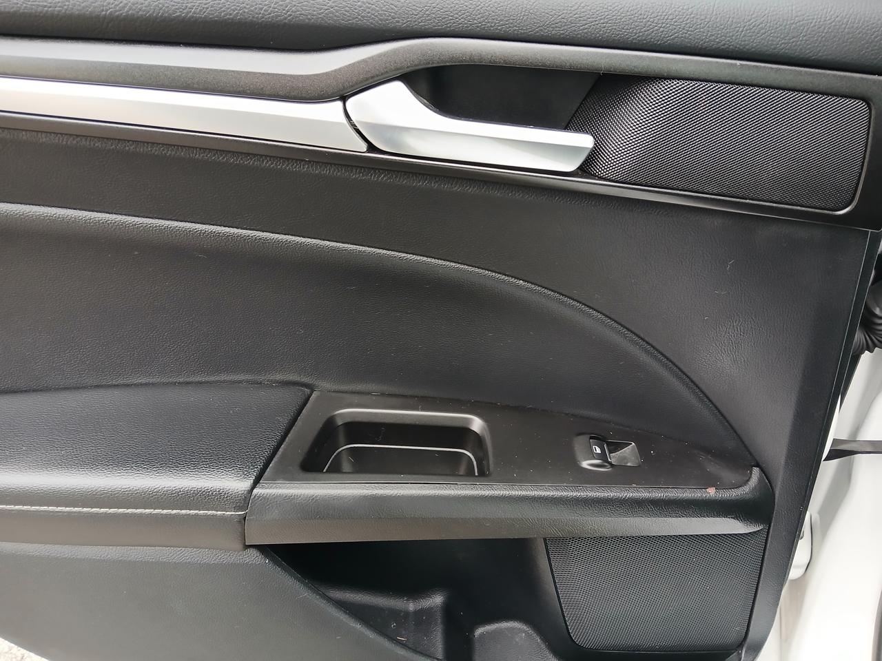 Ford Fusion Hybrid Titanium FWD 2018