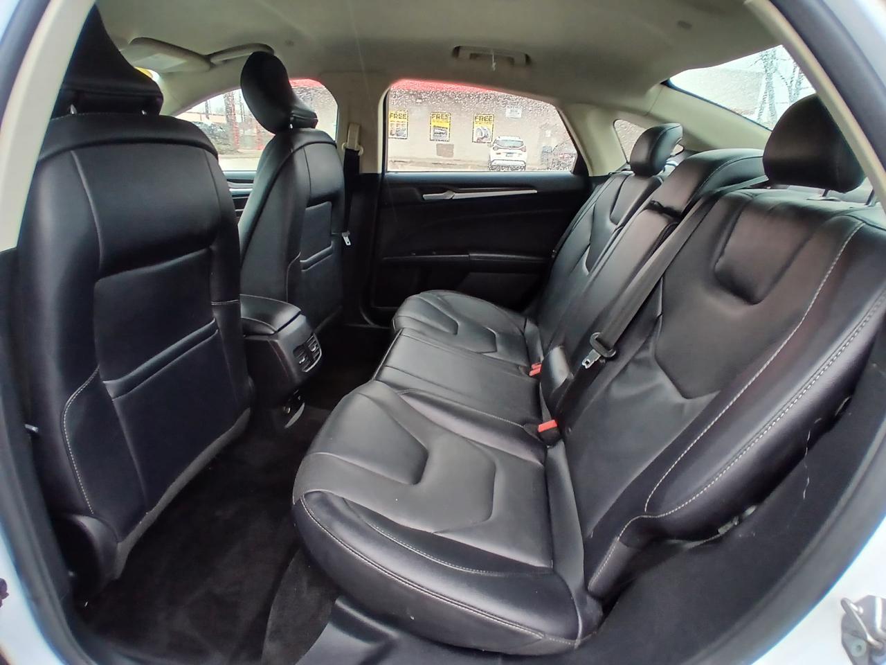 Ford Fusion Hybrid Titanium FWD 2018