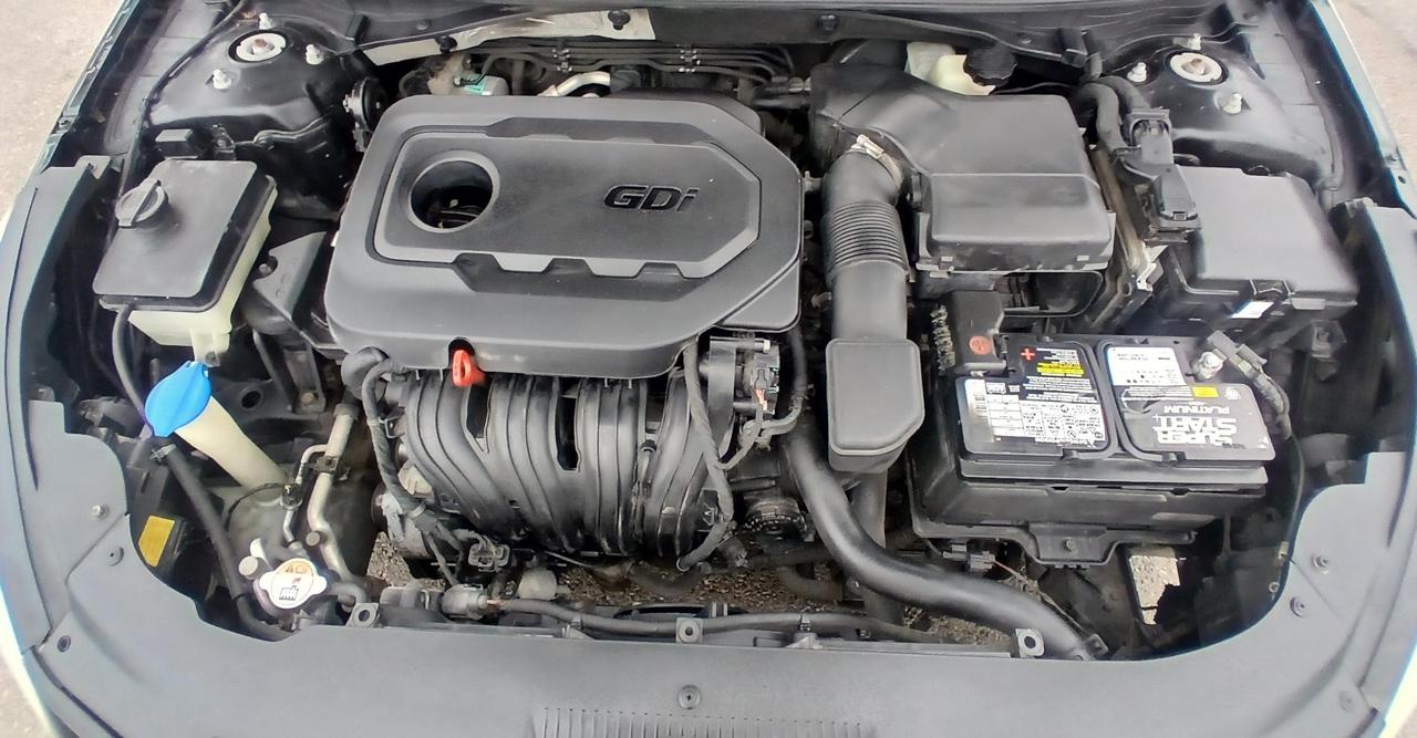 Hyundai Sonata 4dr Sdn 2.4L Limited PZEV 2015