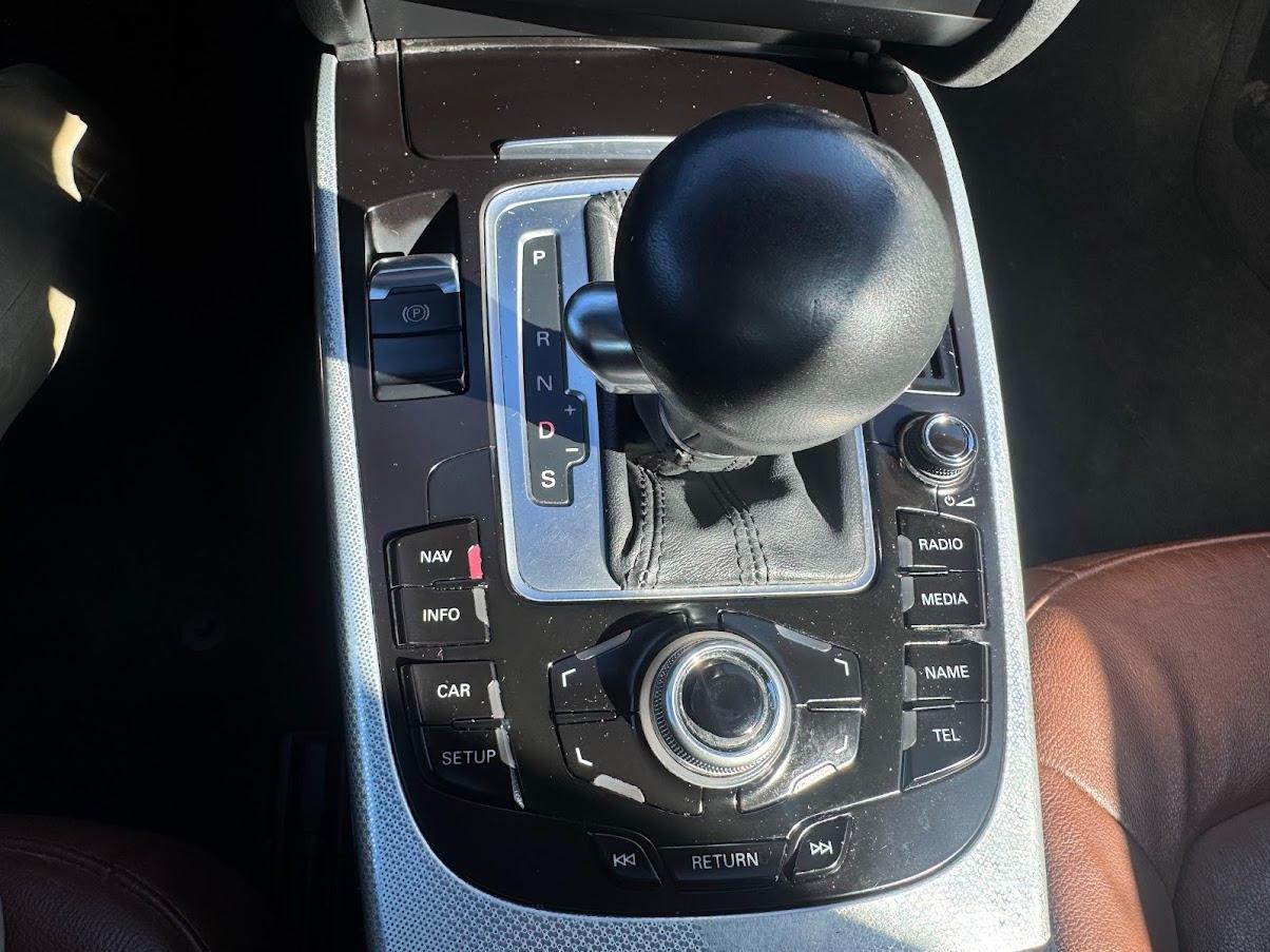 Audi A5 2dr Cpe Auto quattro 2.0L Premium 2010