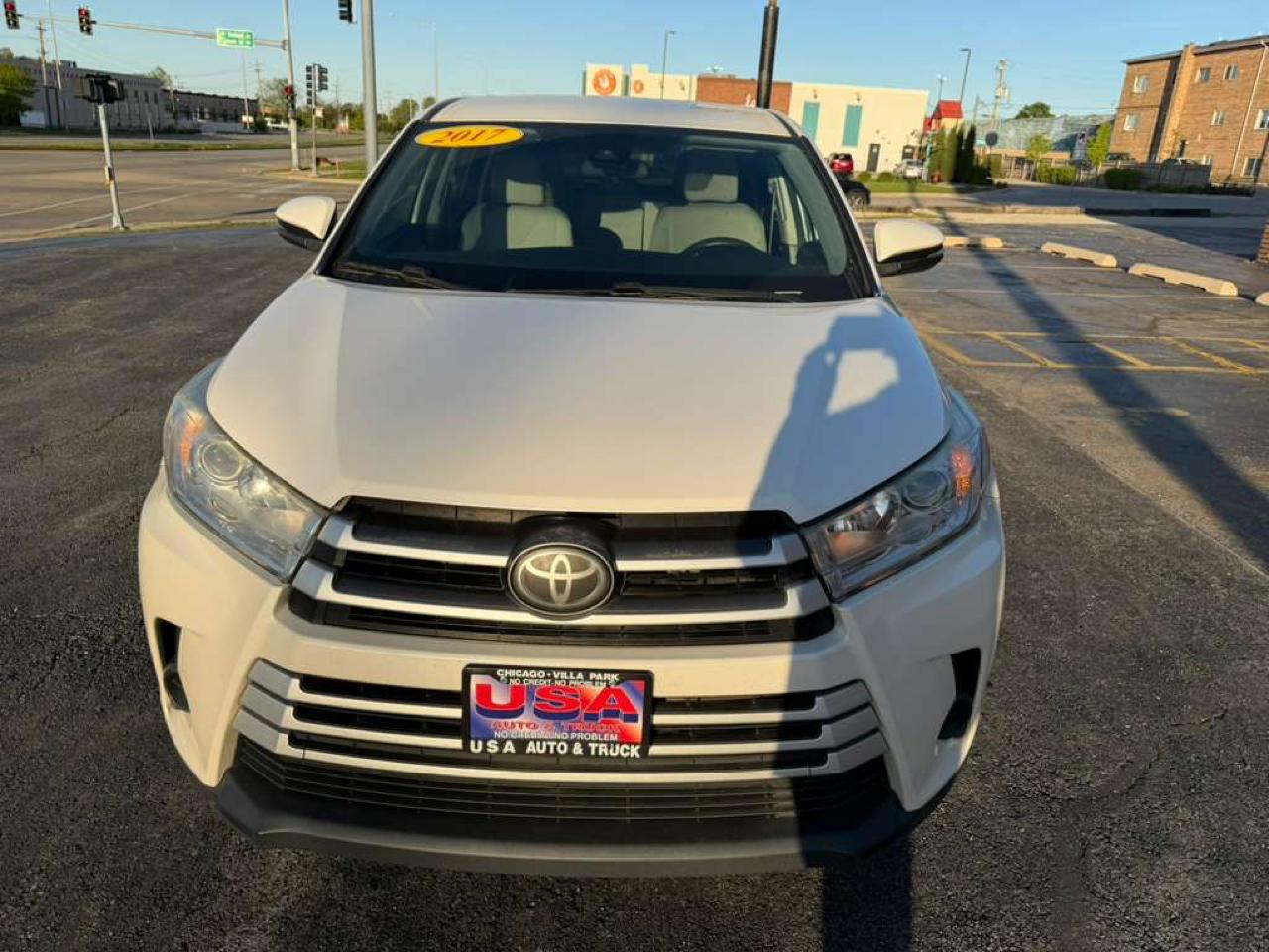 Toyota Highlander LE V6 FWD (Natl) 2017