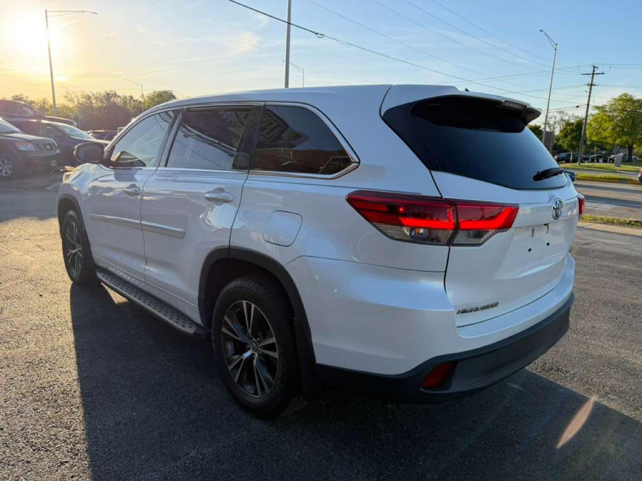 Toyota Highlander LE V6 FWD (Natl) 2017