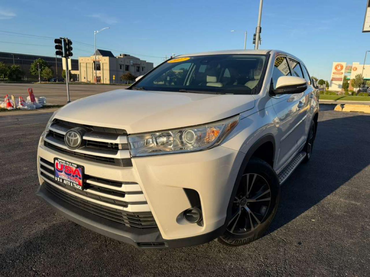 Toyota Highlander LE V6 FWD (Natl) 2017