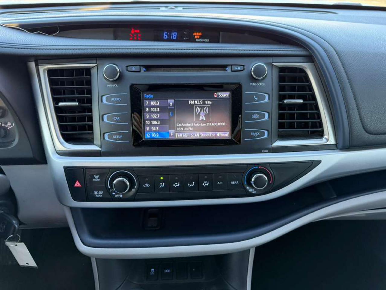 Toyota Highlander LE V6 FWD (Natl) 2017