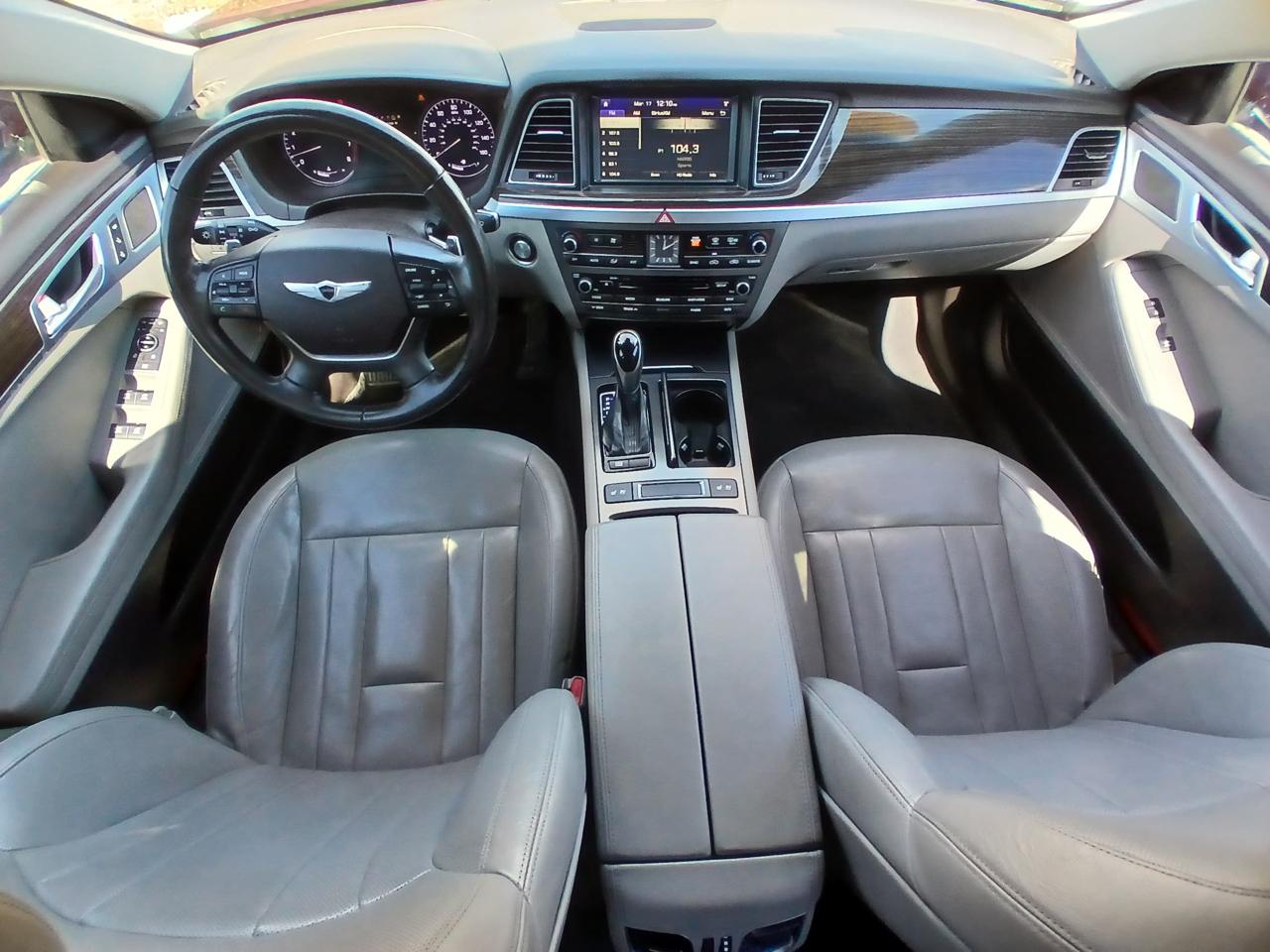 Hyundai Genesis 4dr Sdn V6 3.8L RWD 2016