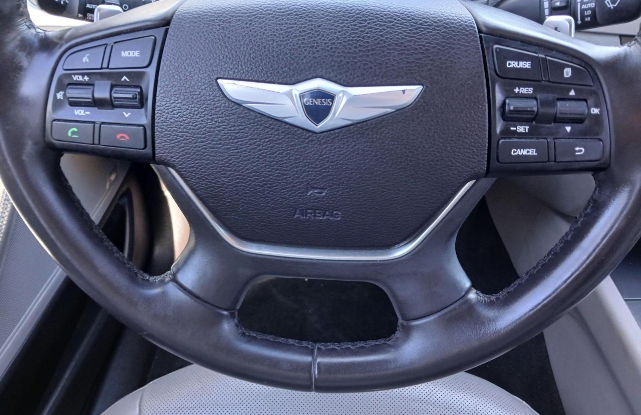 Hyundai Genesis 4dr Sdn V6 3.8L RWD 2016