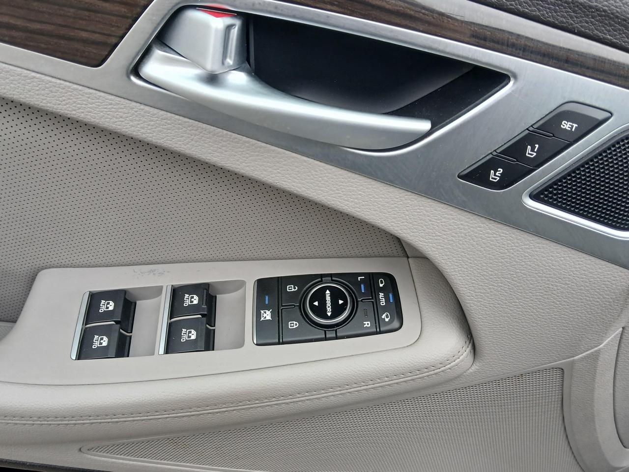 Genesis G80 3.8L AWD 2017