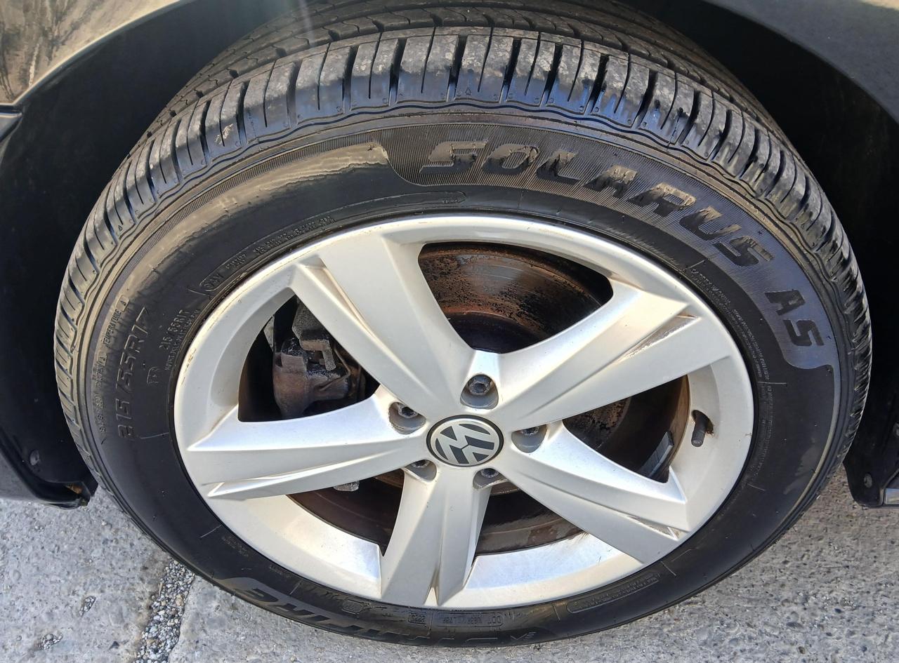 Volkswagen Passat 4dr Sdn 1.8T Auto SE w/Sunroof & Nav 2014