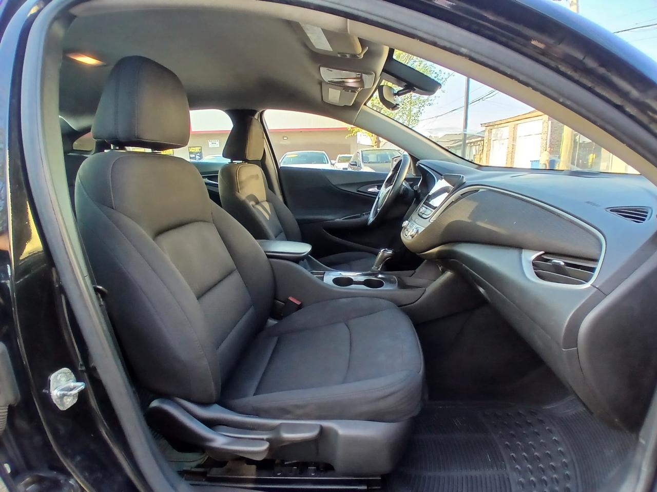 Chevrolet Malibu 4dr Sdn RS 2019