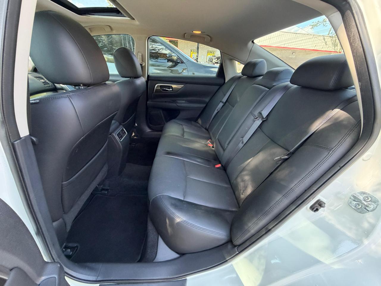 Nissan Altima 4dr Sdn V6 3.5 SL 2015