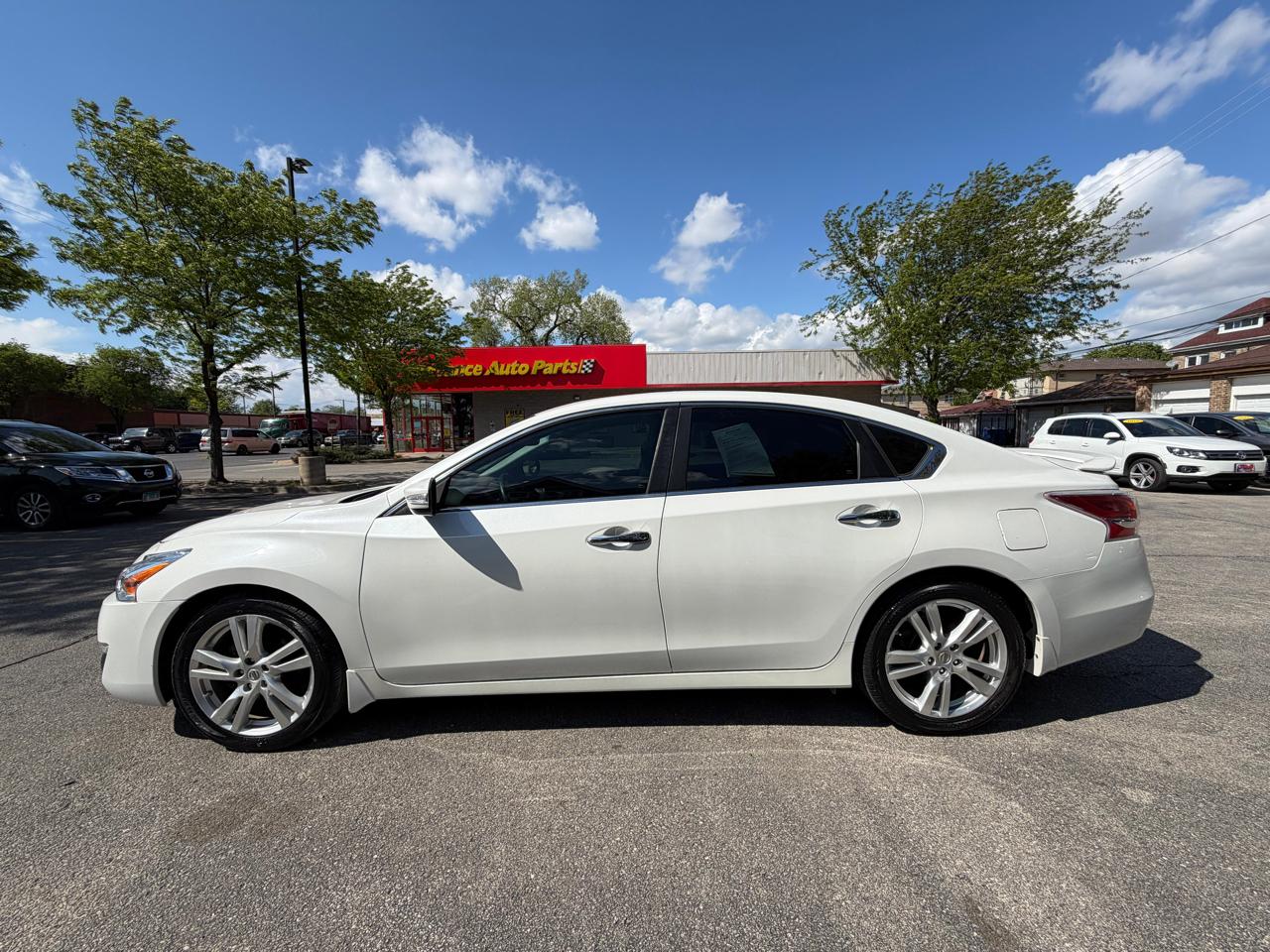 Nissan Altima 4dr Sdn V6 3.5 SL 2015