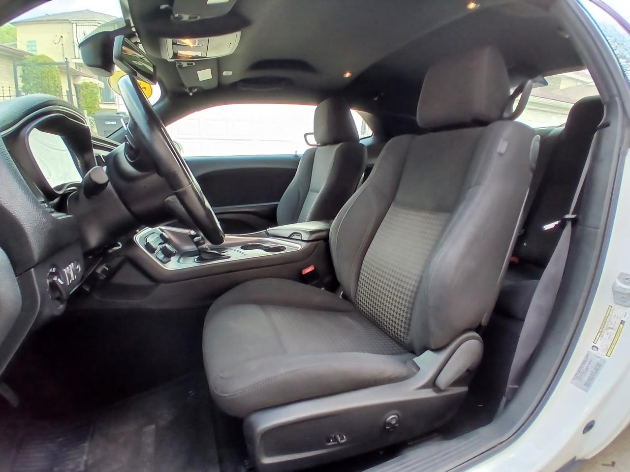 Dodge Challenger SXT Coupe 2017