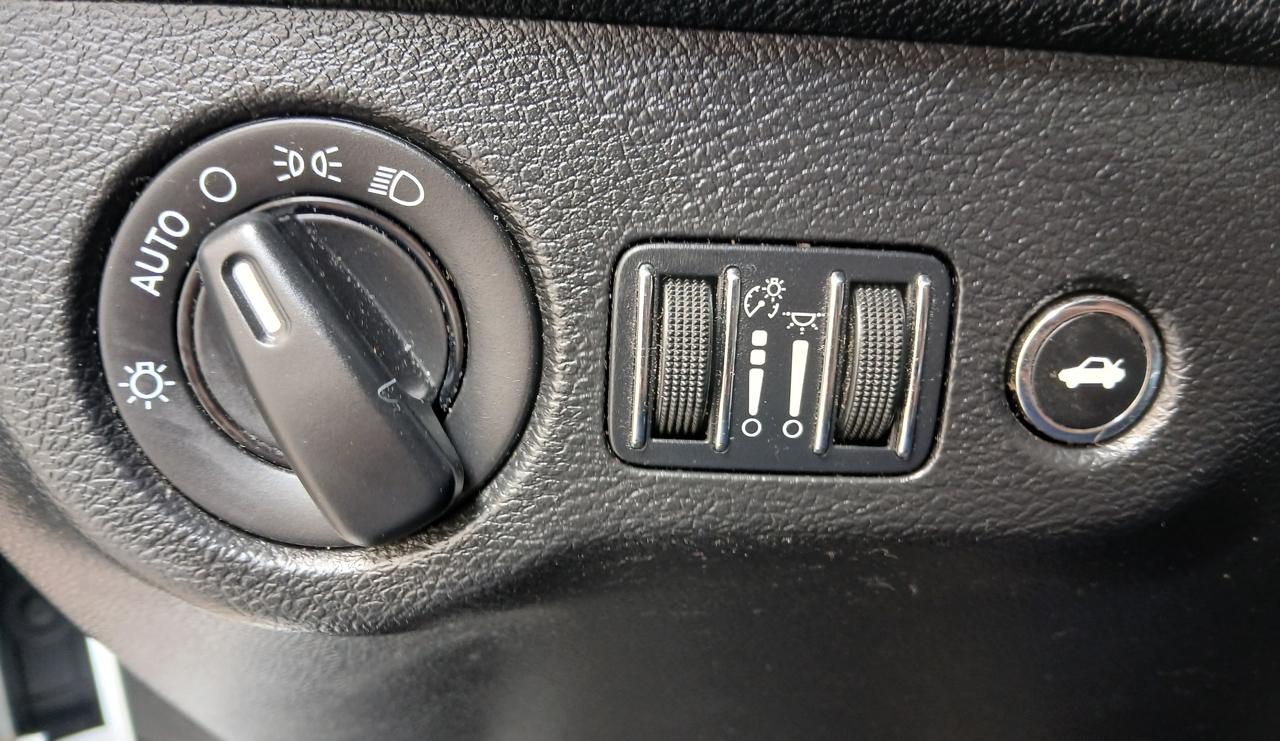 Dodge Challenger SXT Coupe 2017