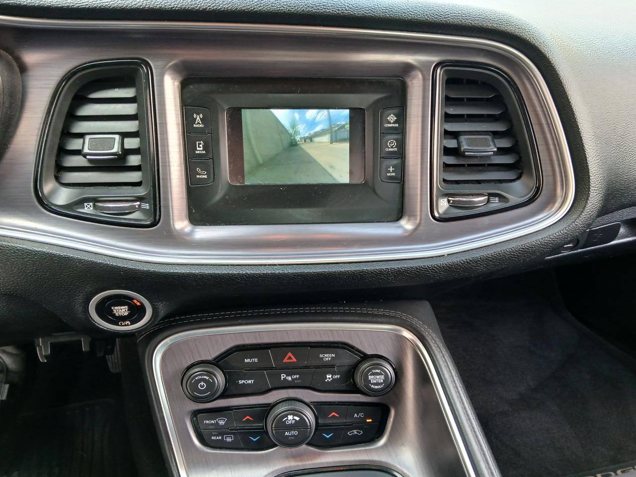 Dodge Challenger SXT Coupe 2017