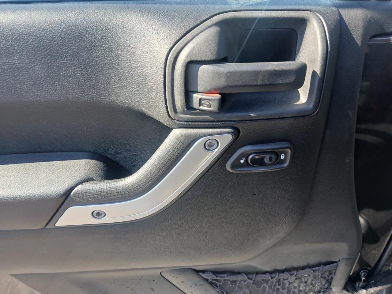 Jeep Wrangler Unlimited 4WD 4dr Sahara 2014