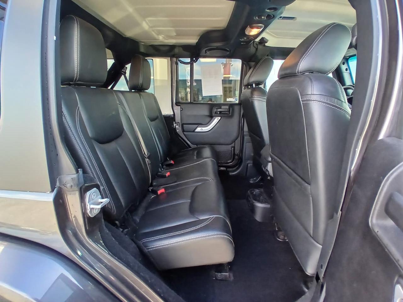 Jeep Wrangler Unlimited 4WD 4dr Sahara 2014